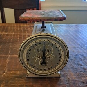 Rustic Vintage Wayrite Kitchen Scale